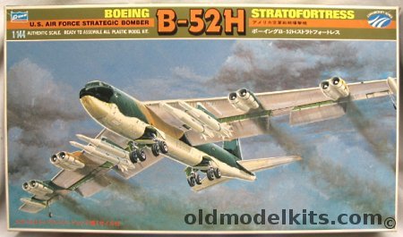 Crown 1/144 Boeing B-52H Stratofortress with GMA-87A Skybolt / AGM-69 SRAM / AGM-28 Hound Dog / ADM-20 Quail Missiles, P455-1000 plastic model kit